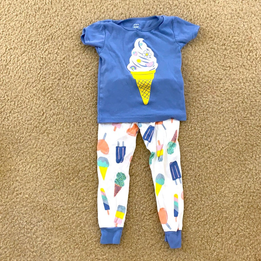 Carter’s 3T toddler sleeping set